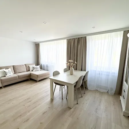 White - Grunwaldzka Ούστκα